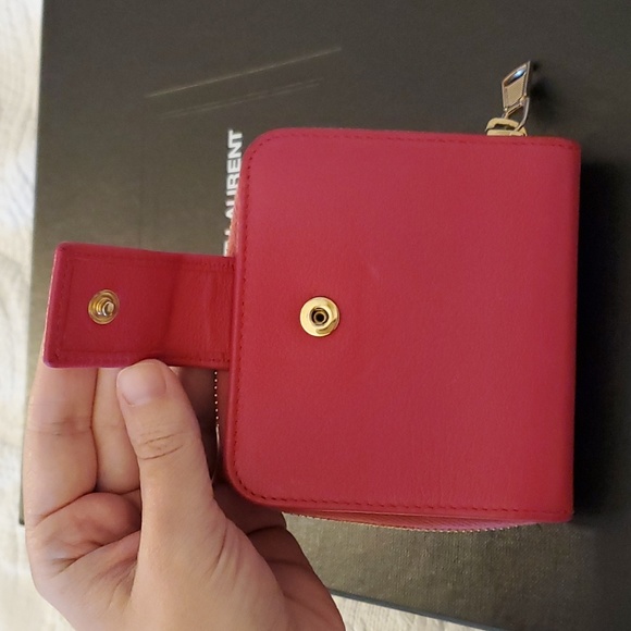 Yves Saint Laurent wallet - Picture 8 of 12